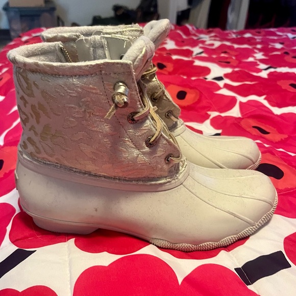 Sperry Shoes - Sperry Cream and Gold Winter Boots